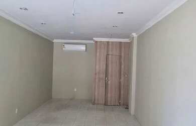 Imagem: O depósito possui 1 Vaga na garagem, 30m² de Área e está