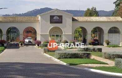 Imagem: A casa em condomínio possui 4 Dormitórios, 5 Banheiros, 5