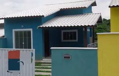 Imagem: A casa possui 2 Dormitórios, 2 Banheiros, 2 Vagas na garagem