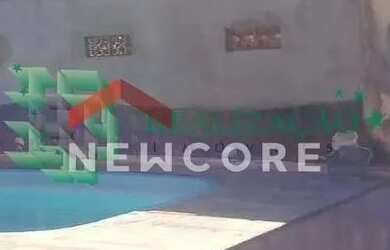 Imagem: A casa possui 2 Dormitórios, 2 Banheiros, 4 Vagas na garagem