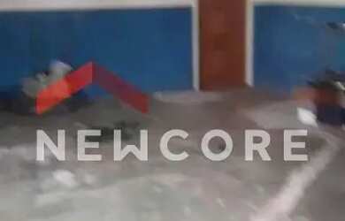 Imagem: A casa possui 3 Dormitórios, 1 Banheiro, 2 Vagas na garagem