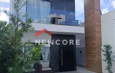 Imagem: A casa possui 3 Dormitórios, 3 Banheiros, 2 Vagas na garagem