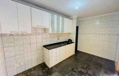 Imagem 16: Casa para locação e venda com 3 Quartos e Churrasqueira - Conjunto Habitacional São Deocle