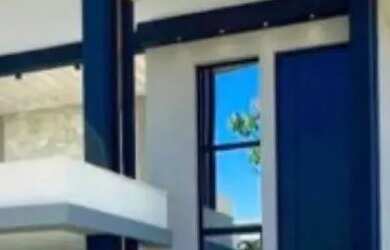 Imagem: A casa em condomínio possui 4 Dormitórios, 5 Banheiros, 5