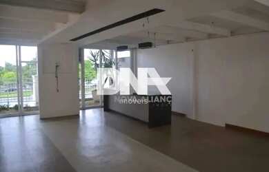 Imagem: O depósito possui 1 Vaga na garagem, 29m² de Área e está