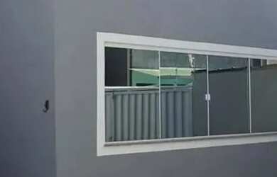 Imagem: A casa possui 3 Dormitórios, 3 Banheiros, 1 Vaga na garagem