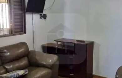 Imagem: A casa possui 5 Dormitórios, 3 Banheiros, 1 Vaga na garagem