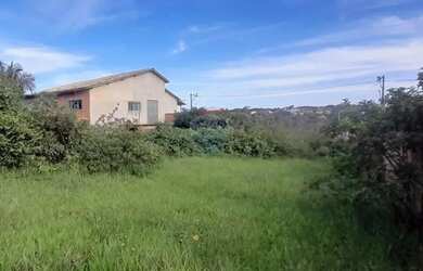 Imagem: O terreno possui 600m² de Área e está localizado em Vila