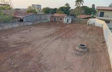 Imagem: O terreno possui 1000m² de Área e está localizado em Parque