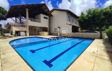 Imagem: A casa possui 3 Dormitórios, 2 Banheiros, 2 Vagas na garagem