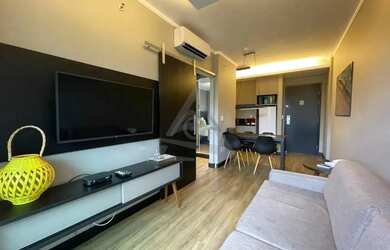 Imagem: O apartamento possui 1 Dormitório, 1 Banheiro, 2 Vagas na garagem