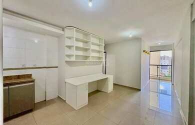 Imagem: O apartamento possui 1 Dormitório, 1 Banheiro, 1 Vaga na garagem