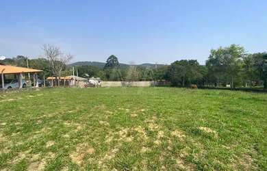 Imagem: O terreno possui 2.100m² de Área e está localizado em Salto