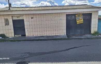 Imagem: A casa possui 3 Dormitórios, 1 Banheiro, 1 Vaga na garagem