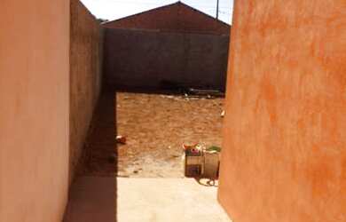 Imagem 2: Casa Asfalto Murada. 70m² de Área, 2 Vagas na garageme2 Dormitórios