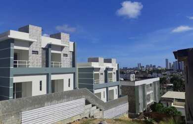 Imagem: A casa possui 4 Dormitórios, 3 Banheiros, 1 Vaga na garagem