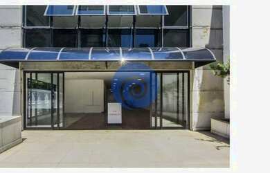 Imagem: O depósito possui 5 Vagas na garagem, 1.156m² de Área e