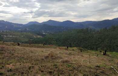 Imagem 1: Lote/Terreno para venda com 600 metros quadrados em Centro - Nazaré Paulista - SP