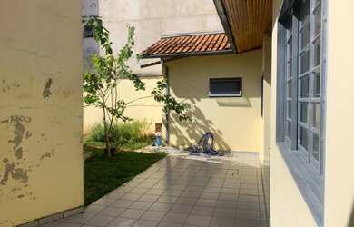 Imagem 5: Oportunidade única - Casa no centro por apenas R$399 mil!!