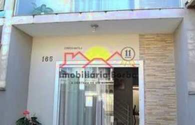 Imagem: A casa possui 2 Dormitórios, 1 Banheiro, 2 Vagas na garagem