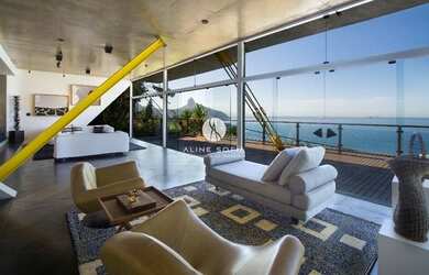 Imagem: A casa em condomínio possui 5 Dormitórios, 5 Banheiros, 3