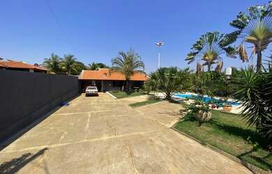 Imagem: A fazenda possui 290m² de Área e está localizado em Fronteira