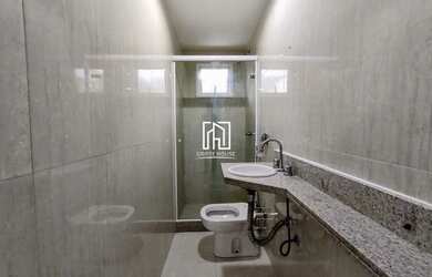 Imagem: A casa em condomínio possui 5 Dormitórios, 5 Banheiros, 2