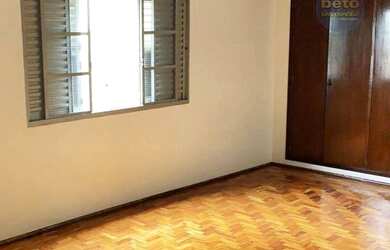 Imagem: A casa possui 3 Dormitórios, 2 Banheiros, 170m² de Área e