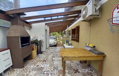 Imagem: A casa em condomínio possui 3 Dormitórios, 3 Banheiros, 2