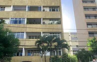 Imagem: O apartamento possui 3 Dormitórios, 1 Banheiro, 1 Vaga na garagem