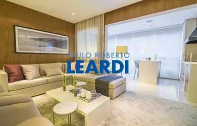 Imagem: O apartamento possui 2 Dormitórios, 1 Banheiro, 2 Vagas na