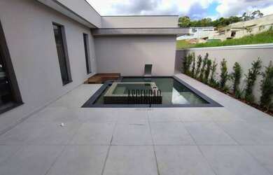 Imagem: A casa em condomínio possui 4 Dormitórios, 5 Banheiros, 5