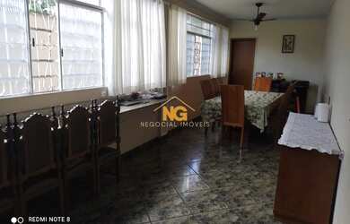 Imagem: A casa possui 3 Dormitórios, 1 Banheiro, 5 Vagas na garagem