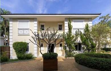 Imagem 15: Zona Sul condomínio de sobrados de alto padrão, com 4 suítes,4 salas,5 vagas, útil de 627m