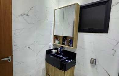 Imagem: A casa possui 3 Dormitórios, 2 Banheiros, 120m² de Área e