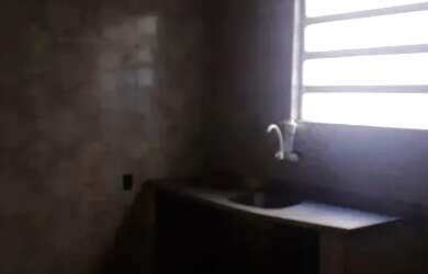 Imagem: A casa possui 2 Dormitórios, 1 Banheiro e está localizado