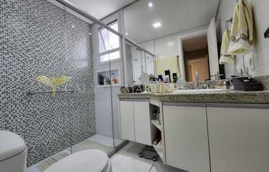 Imagem: O apartamento possui 3 Dormitórios, 5 Banheiros, 2 Vagas na