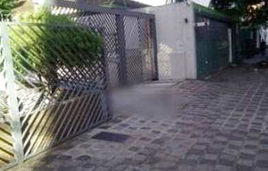 Imagem: O depósito possui 5 Vagas na garagem, 784m² de Área e está