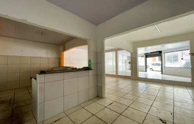 Imagem: O depósito possui 226m² de Área e está localizado em Cerâmica