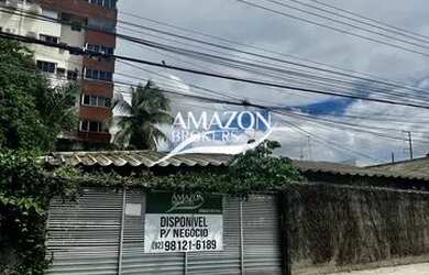 Imagem: A casa possui 4 Dormitórios, 4 Banheiros, 4 Vagas na garagem