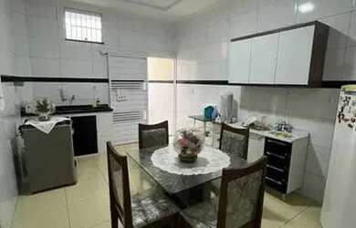 Imagem 9: Casa a venda no CAUB. Varanda, 2 Banheirose3 Dormitórios