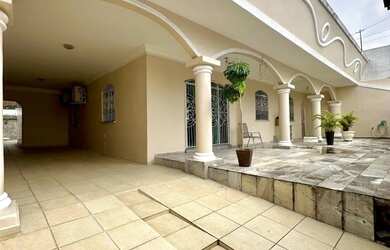 Imagem: A casa em condomínio possui 3 Dormitórios, 4 Banheiros, 5