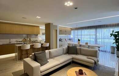 Imagem: O apartamento possui 3 Dormitórios, 5 Banheiros, 2 Vagas na