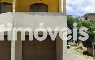 Imagem: A casa possui 3 Dormitórios, 2 Banheiros, 4 Vagas na garagem