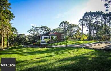 Imagem 3: Casa Alto Padrão localizada a 5 quilômetros do centro de Canela, em meio a natureza com 16