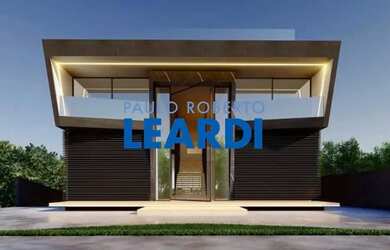 Imagem: A casa em condomínio possui 5 Dormitórios, 5 Banheiros, 5