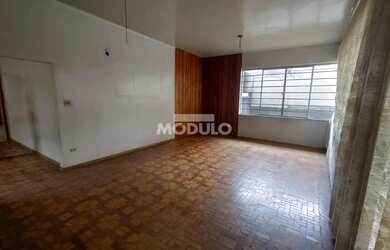 Imagem: A casa possui 5 Dormitórios, 5 Banheiros, 2 Vagas na garagem