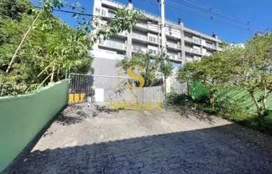 Imagem: A casa possui 3 Dormitórios, 3 Banheiros, 2 Vagas na garagem