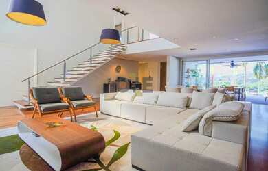 Imagem: A casa em condomínio à venda possui 5 Dormitórios, 5 Banheiros