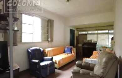 Imagem: A casa possui 3 Dormitórios, 3 Banheiros, 2 Vagas na garagem